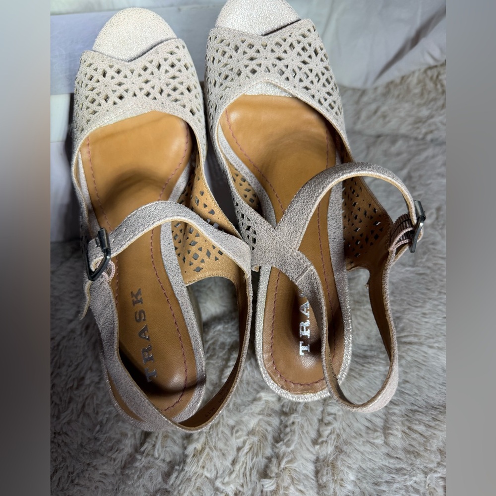 NWOT Italian Leather Wedge Sandals - Picture 4 of 10